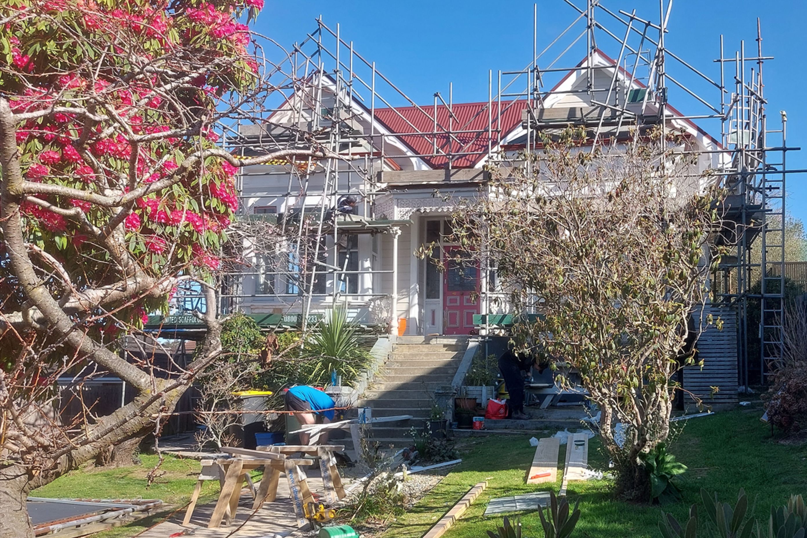 A27-9-Fifield-St-Roslyn-Dunedin-View-of-the-house-from-the-front-with-the-renovation-making-good-progress-JDBuilders.jpg