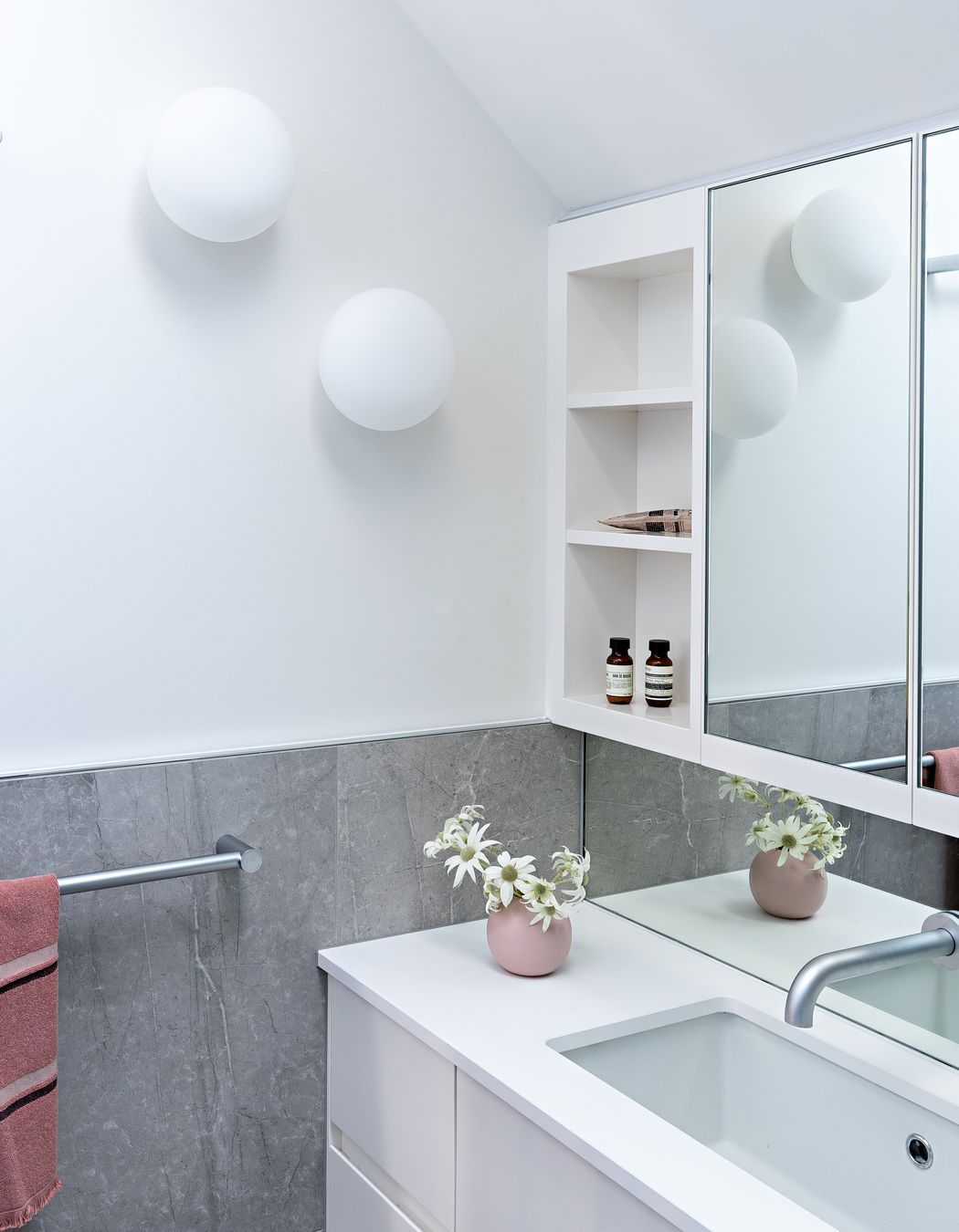 Bathroom First Floor detail