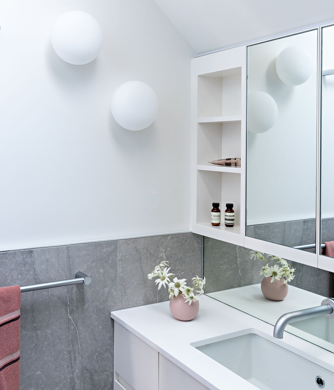 Bathroom First Floor detail