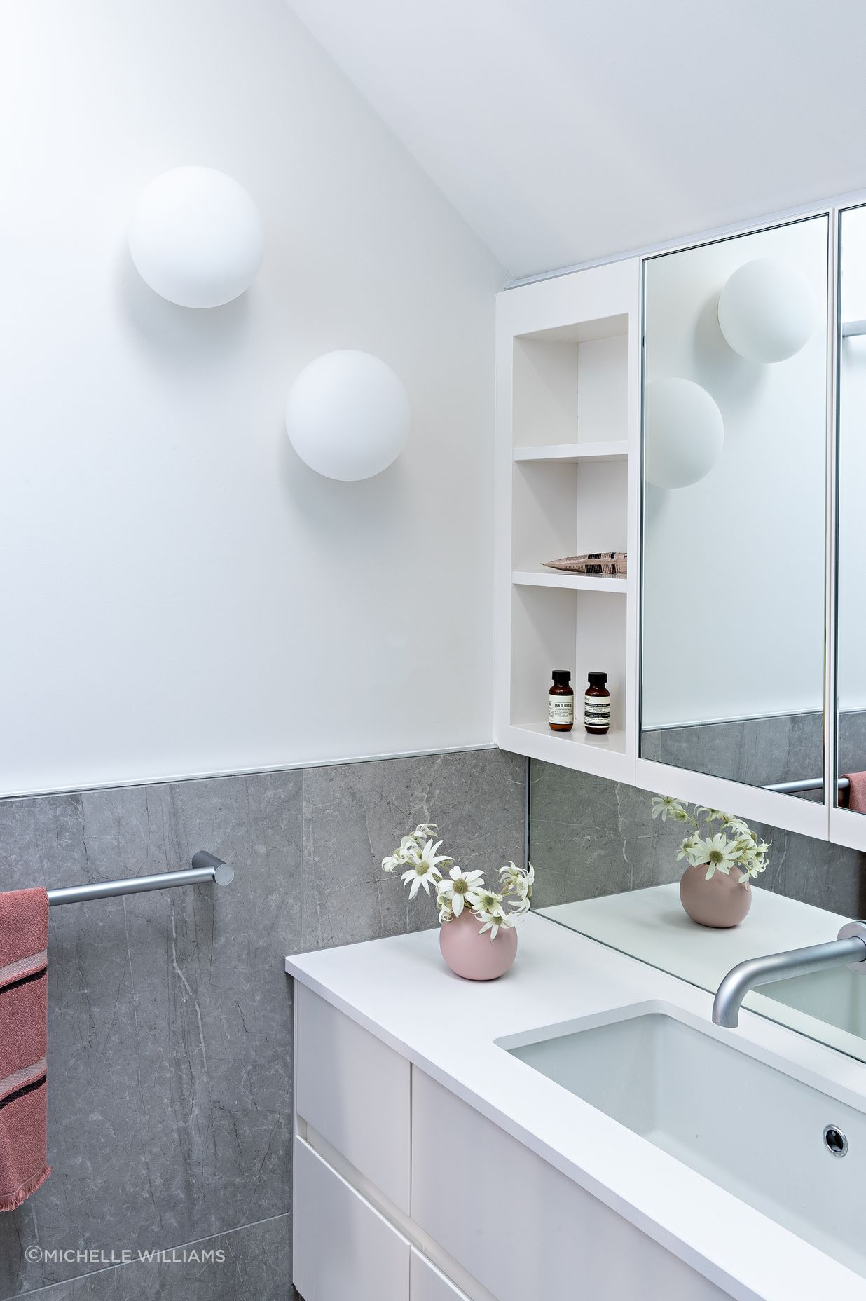 Bathroom First Floor detail