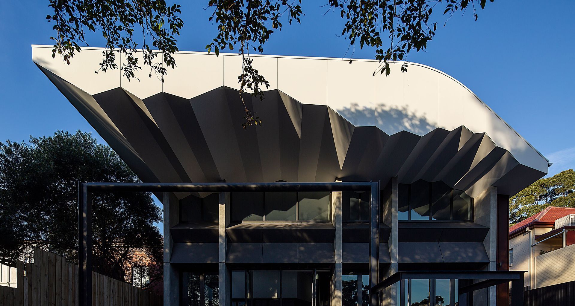Kensington Zig Zag House banner