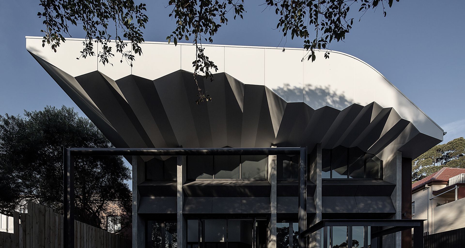 Kensington Zig Zag House banner