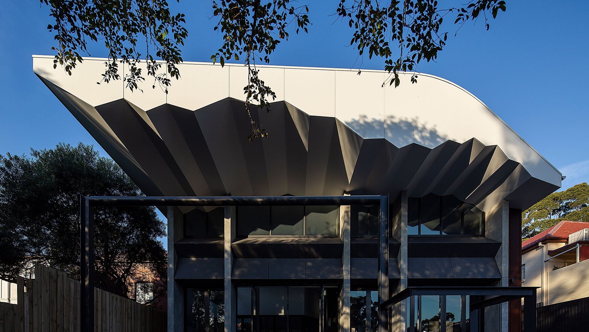 Kensington Zig Zag House banner