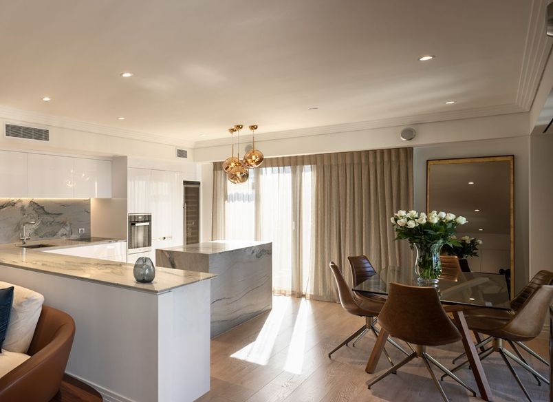 Metropolis Apartment