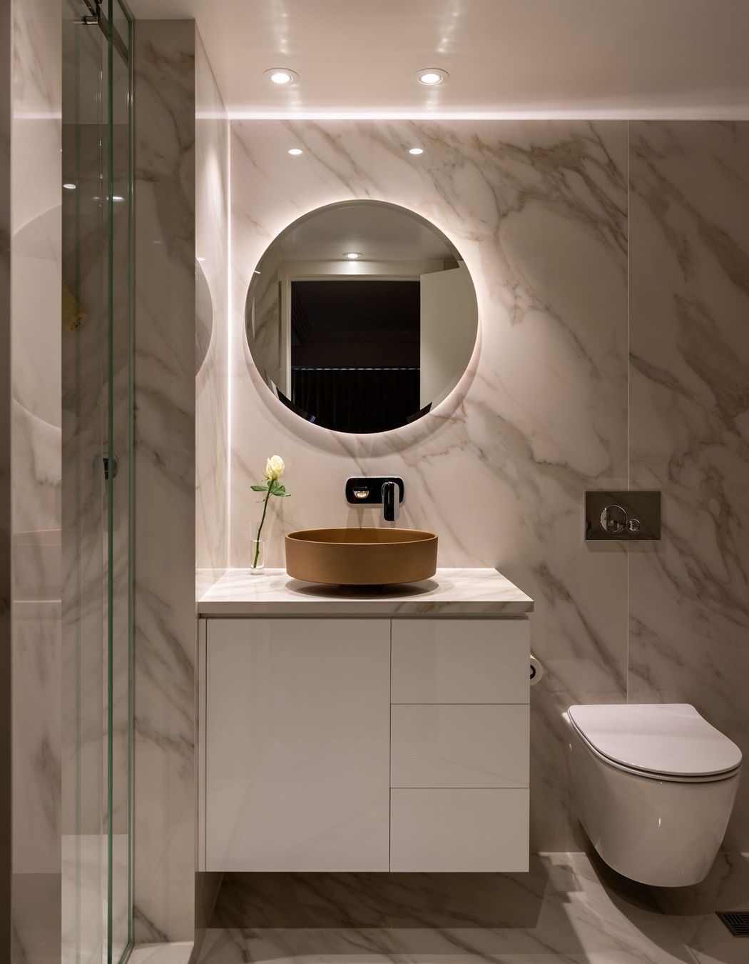 Metropolis Apartment