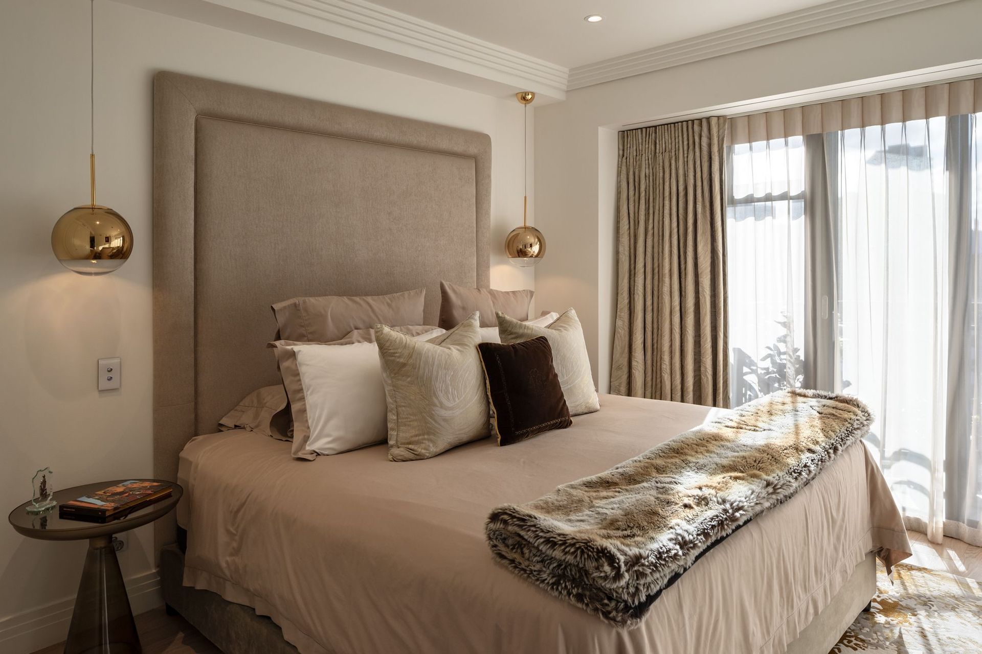 Metropolis Apartment