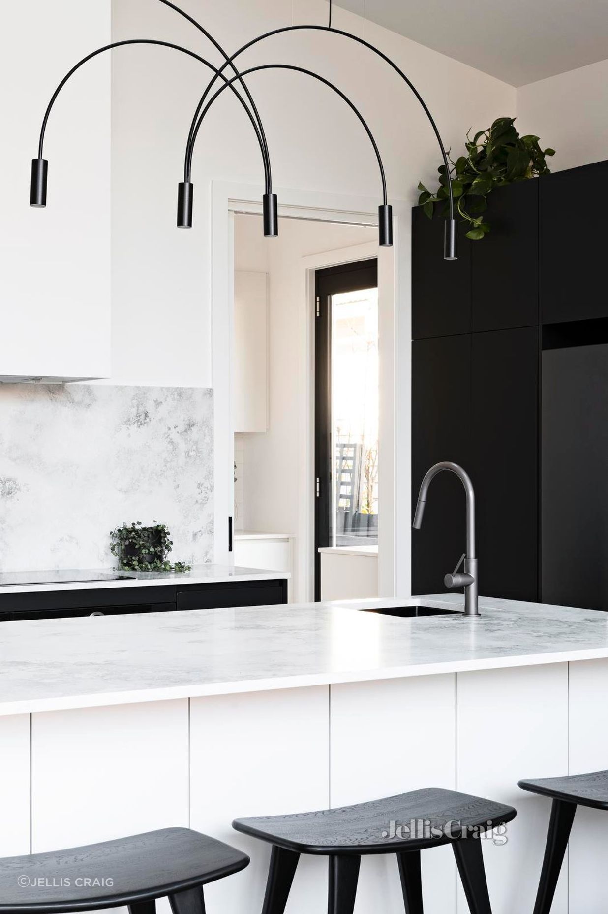 AX-i1000FS-SS-Parkview-House-Thornbury-VIC-Interior-3-v2.jpeg