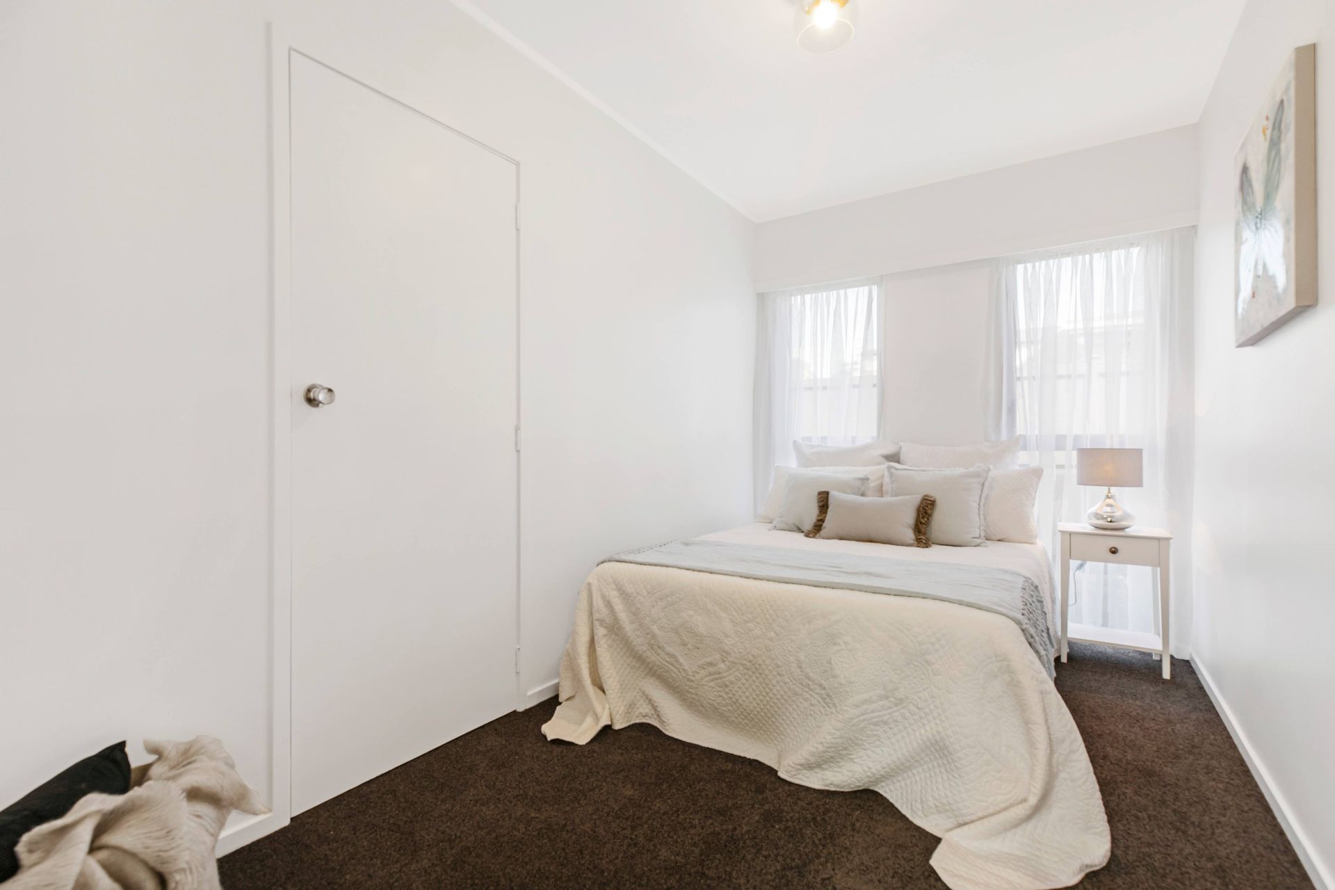 Single Room - Light and calming feel for this single bedroom