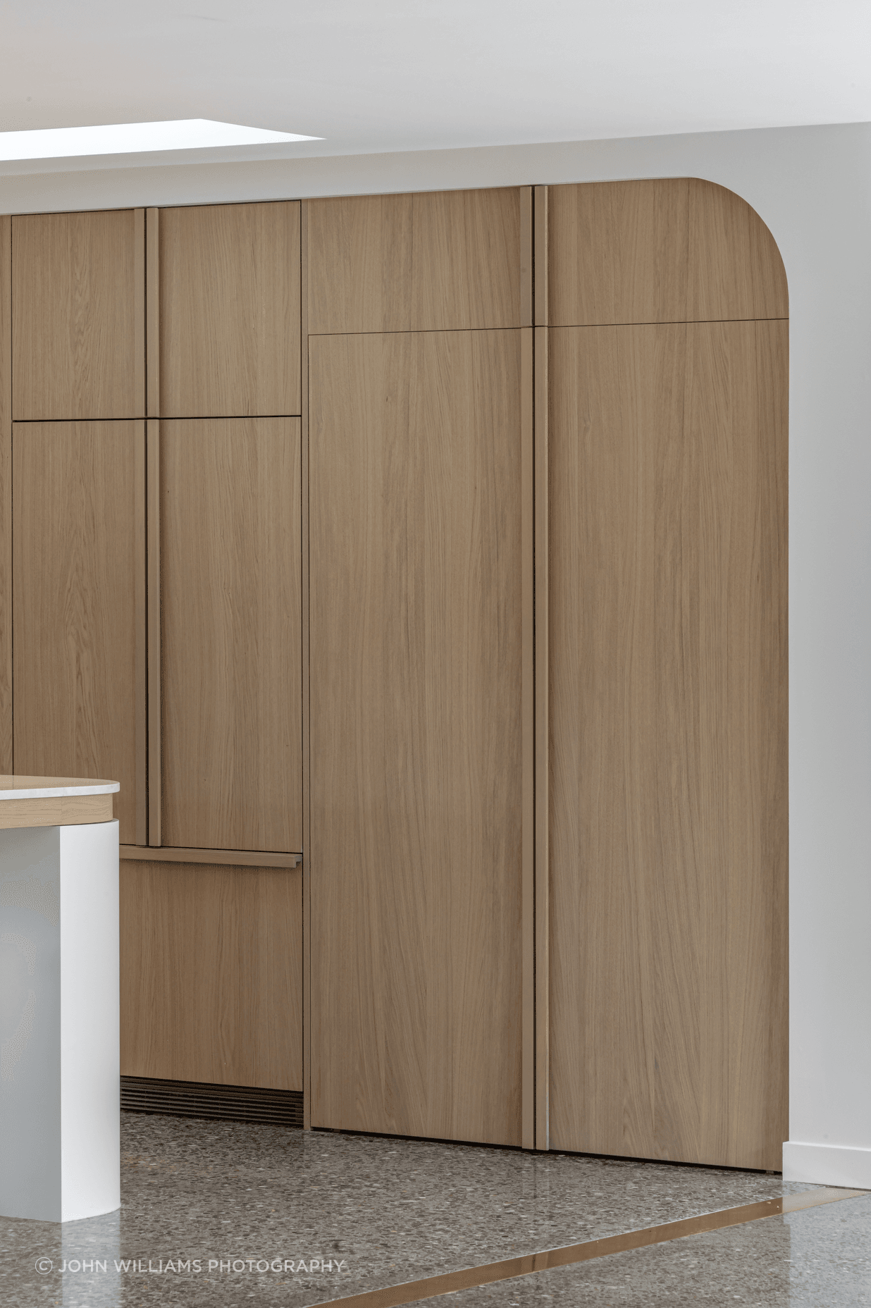 Alma-Road-Ivory-Oak-Shinnoki-Timber-Veneer-2.png