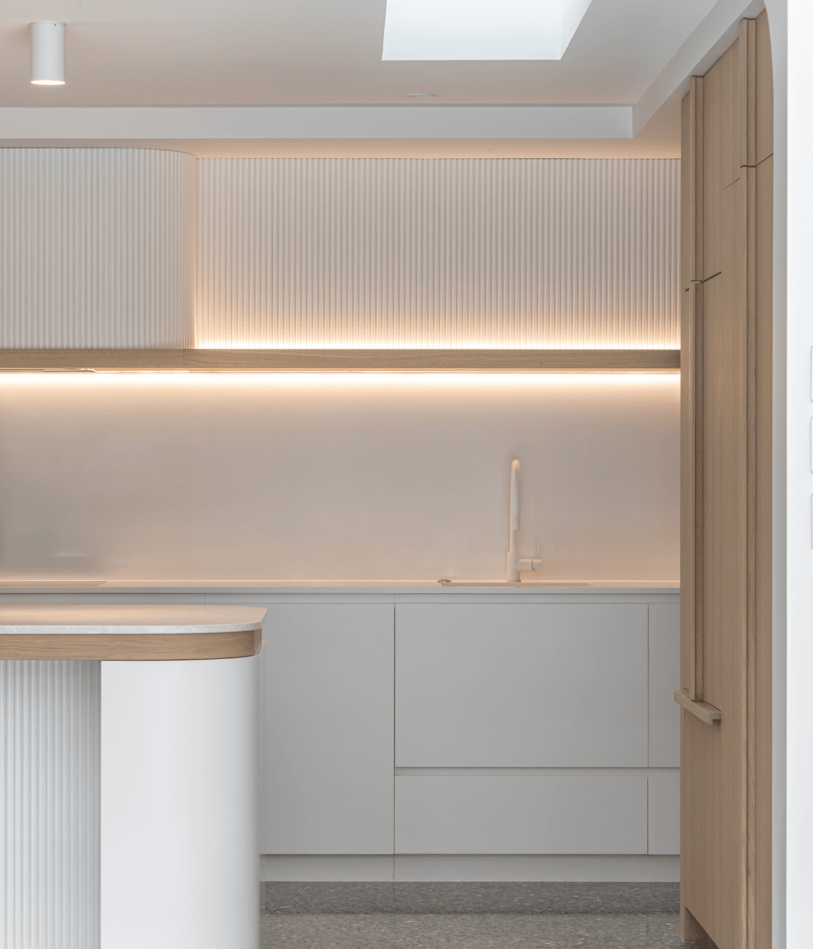 Alma-Road-Ivory-Oak-Shinnoki-Timber-Veneer-4.png