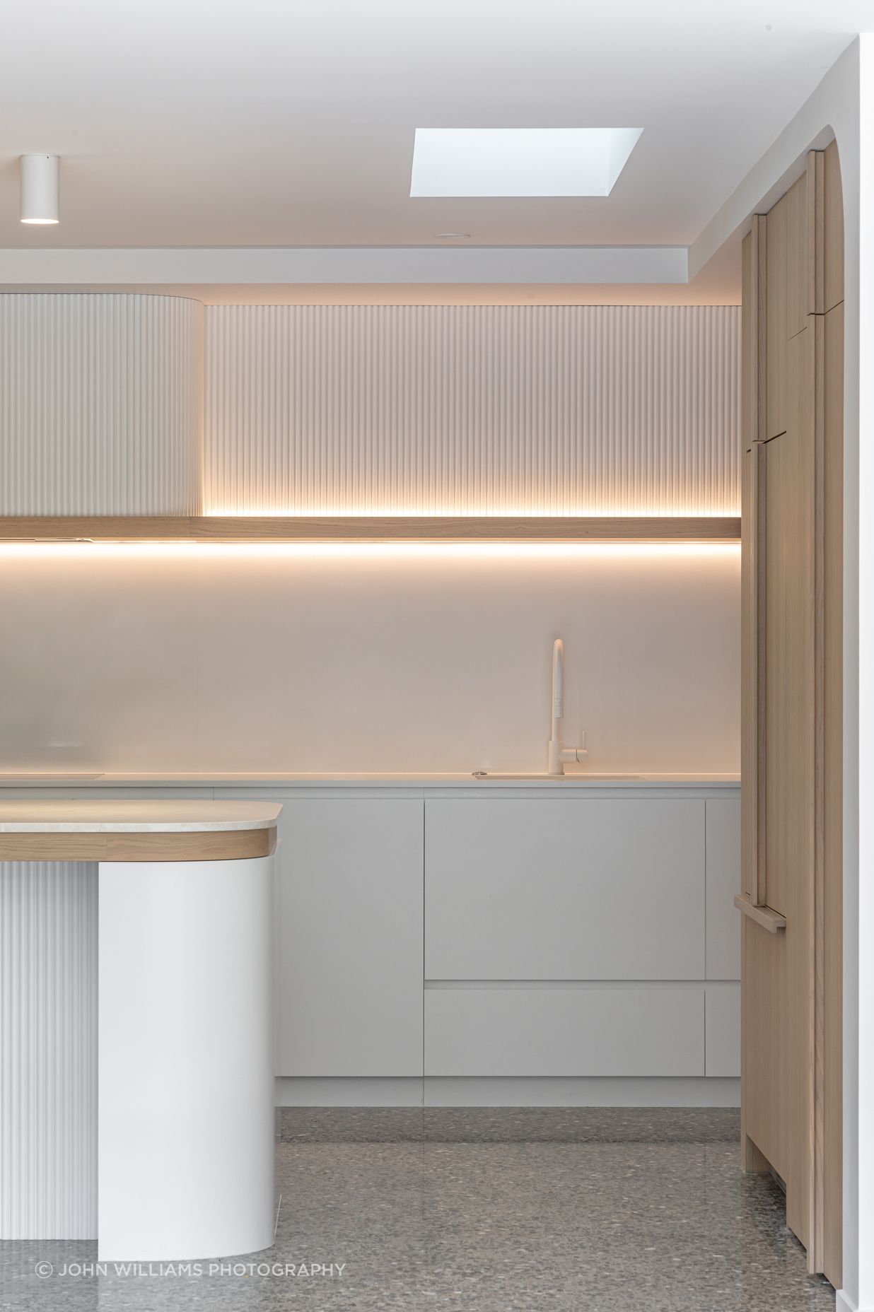 Alma-Road-Ivory-Oak-Shinnoki-Timber-Veneer-4.png