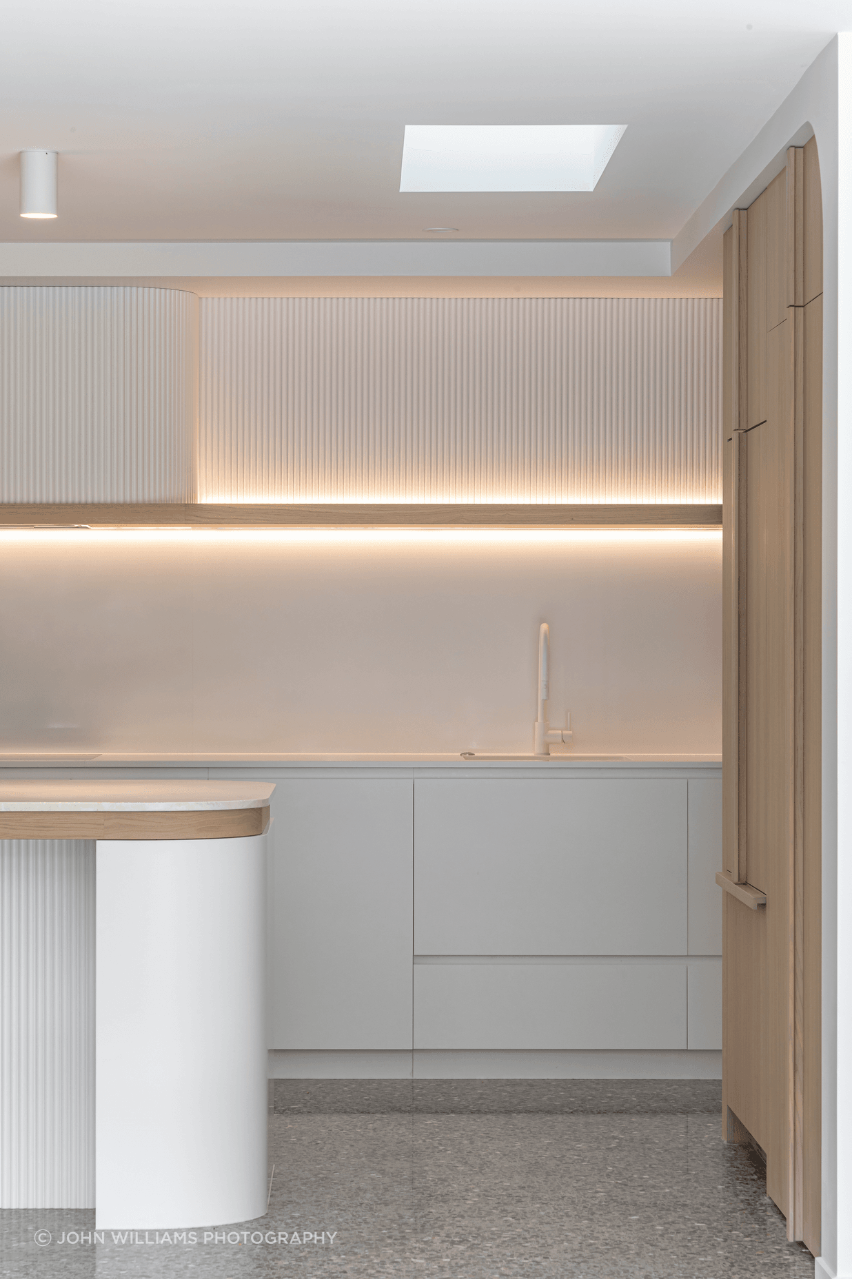 Alma-Road-Ivory-Oak-Shinnoki-Timber-Veneer-4.png