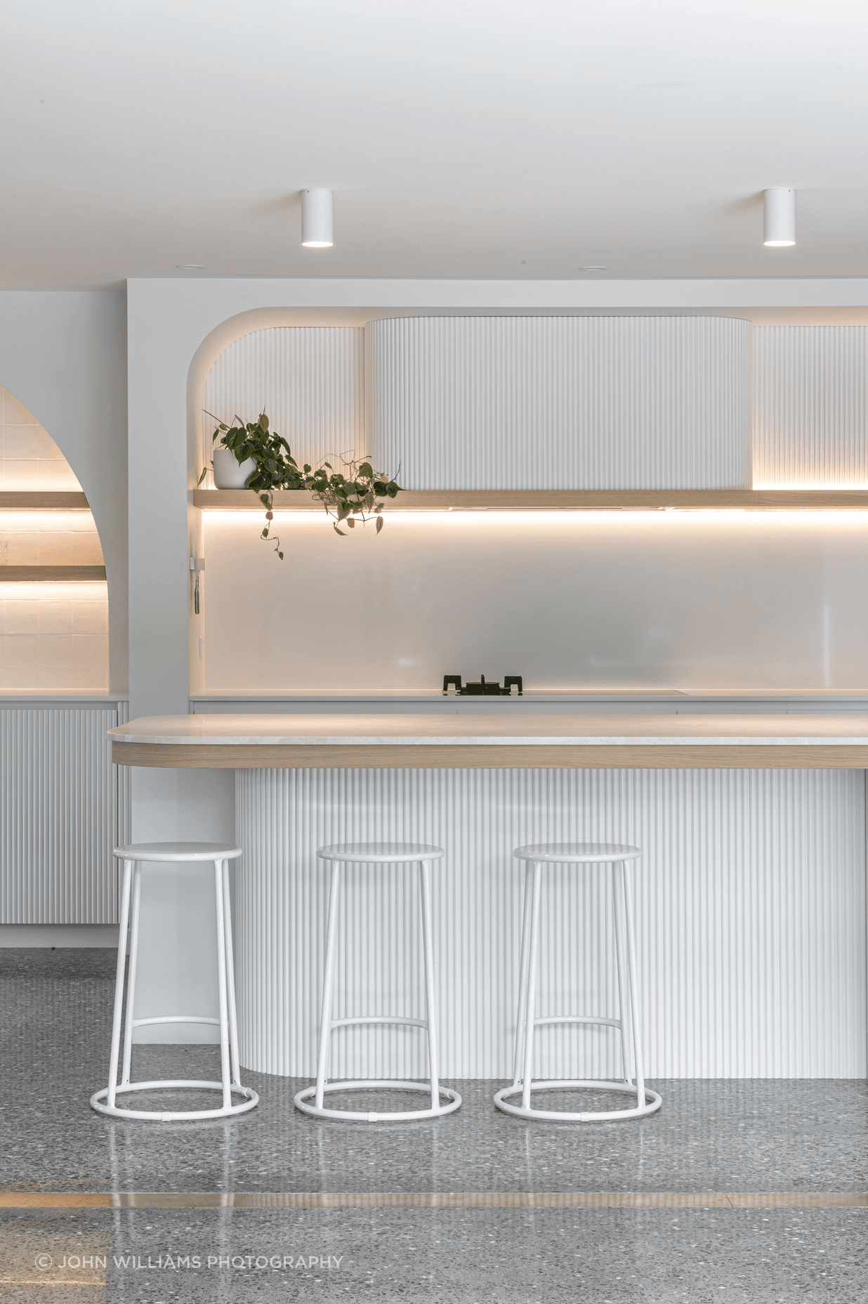 Alma-Road-Ivory-Oak-Shinnoki-Timber-Veneer-5-v2.png