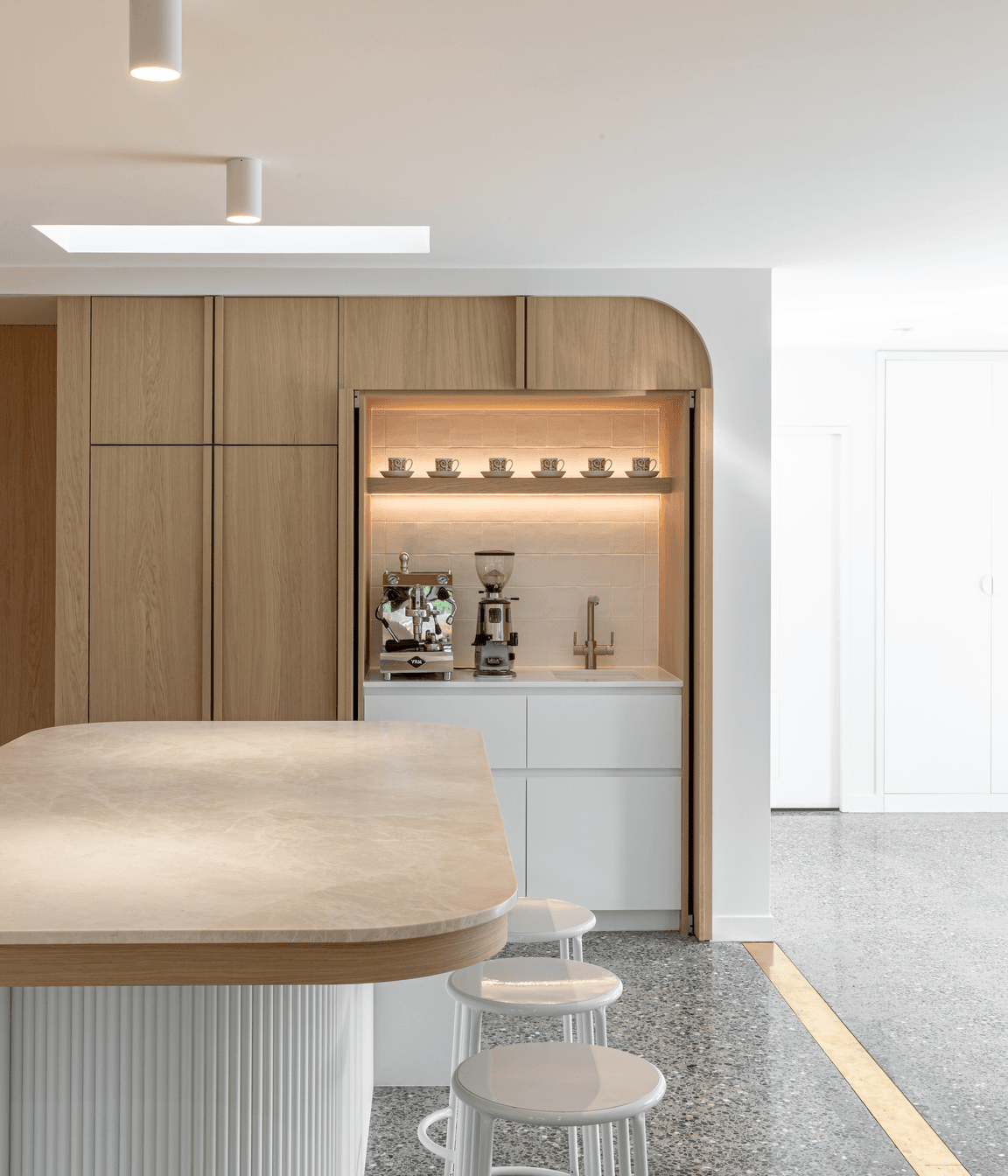 Alma-Road-Ivory-Oak-Shinnoki-Timber-Veneer-8.png