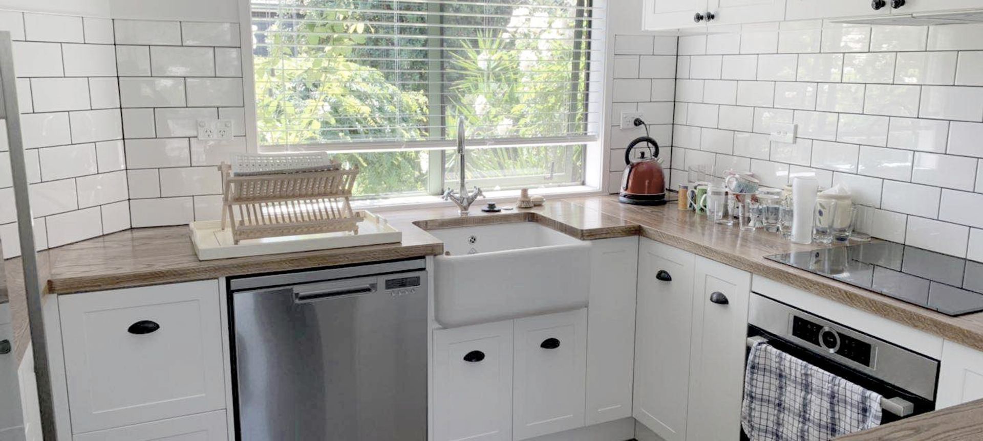 Cottage Style Country Kitchen Renovation in Mangere Bridge banner