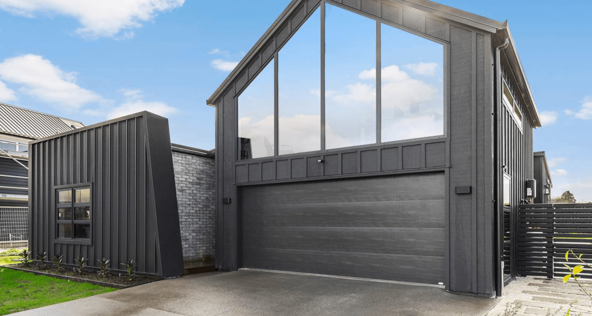 Modern Elegance | Emandee Homes banner