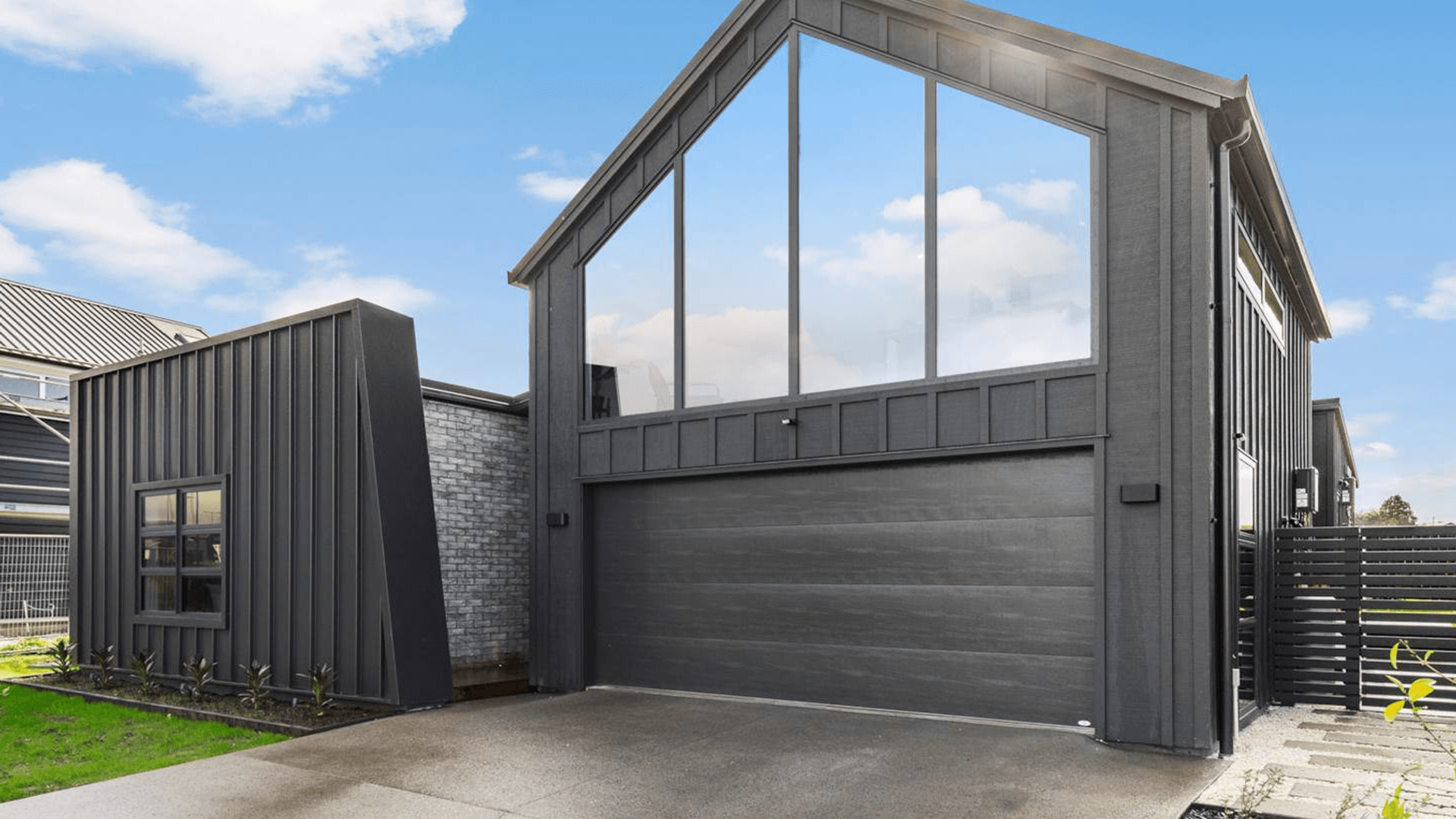 Modern Elegance | Emandee Homes banner