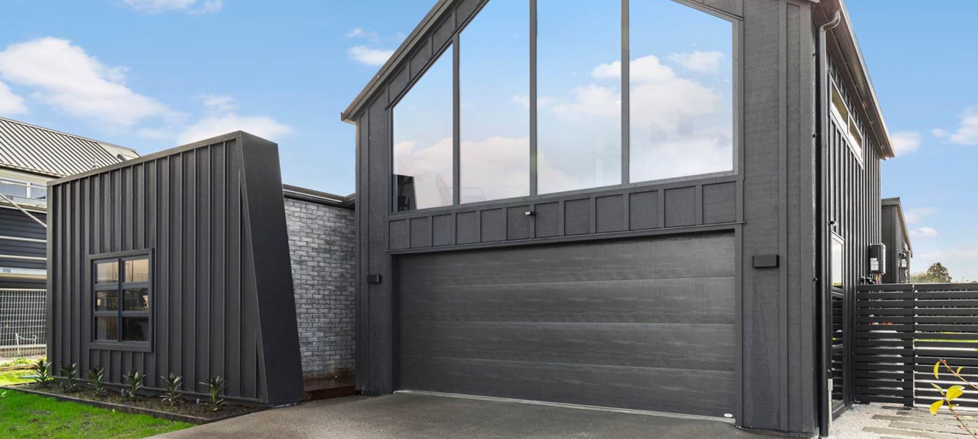 Modern Elegance | Emandee Homes banner