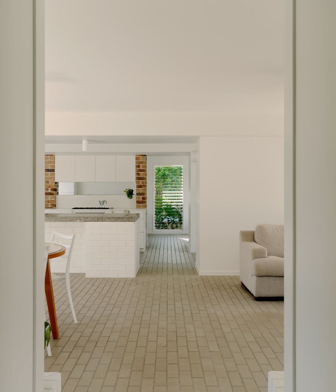 Ash-Grey-brick-tiles-Currumbin-breezeway-min.jpg