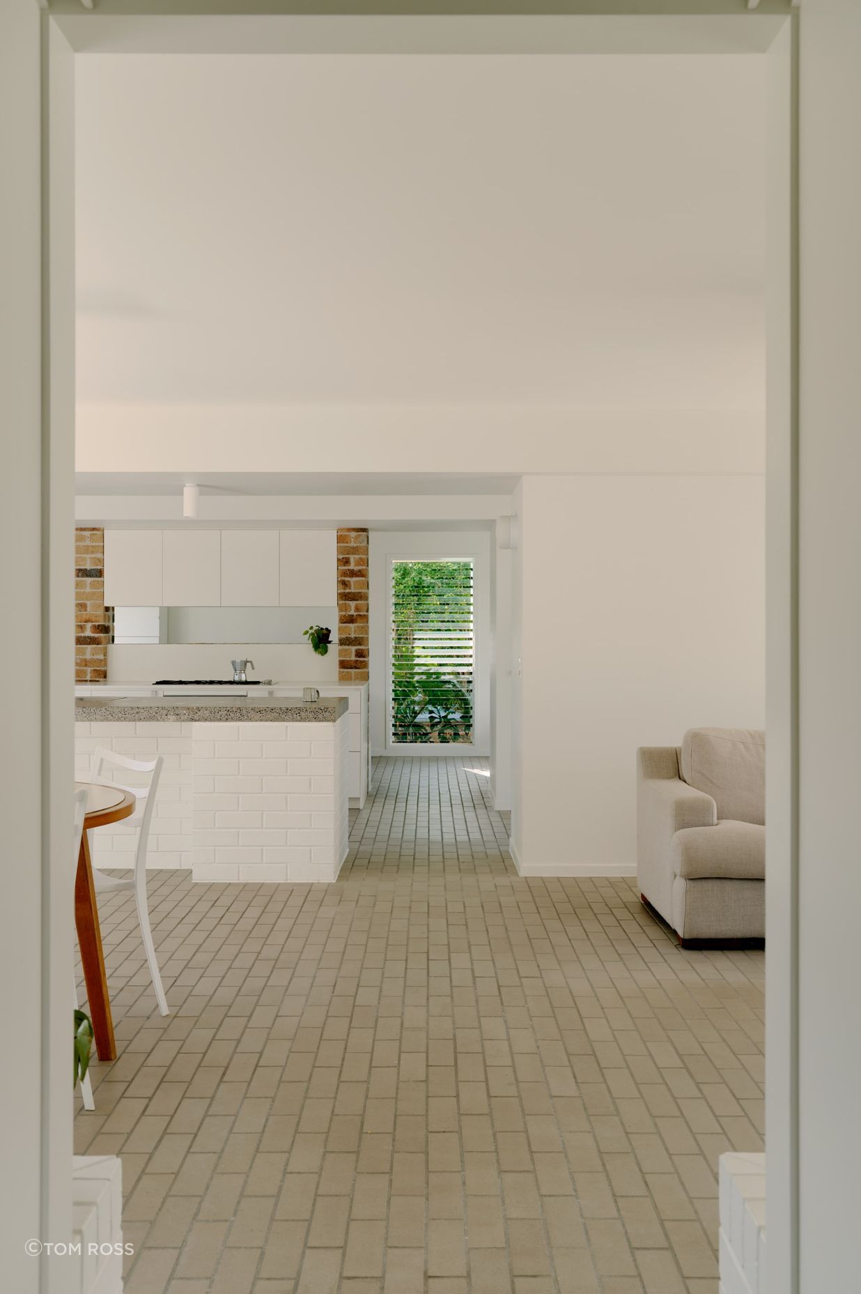 Ash-Grey-brick-tiles-Currumbin-breezeway-min.jpg
