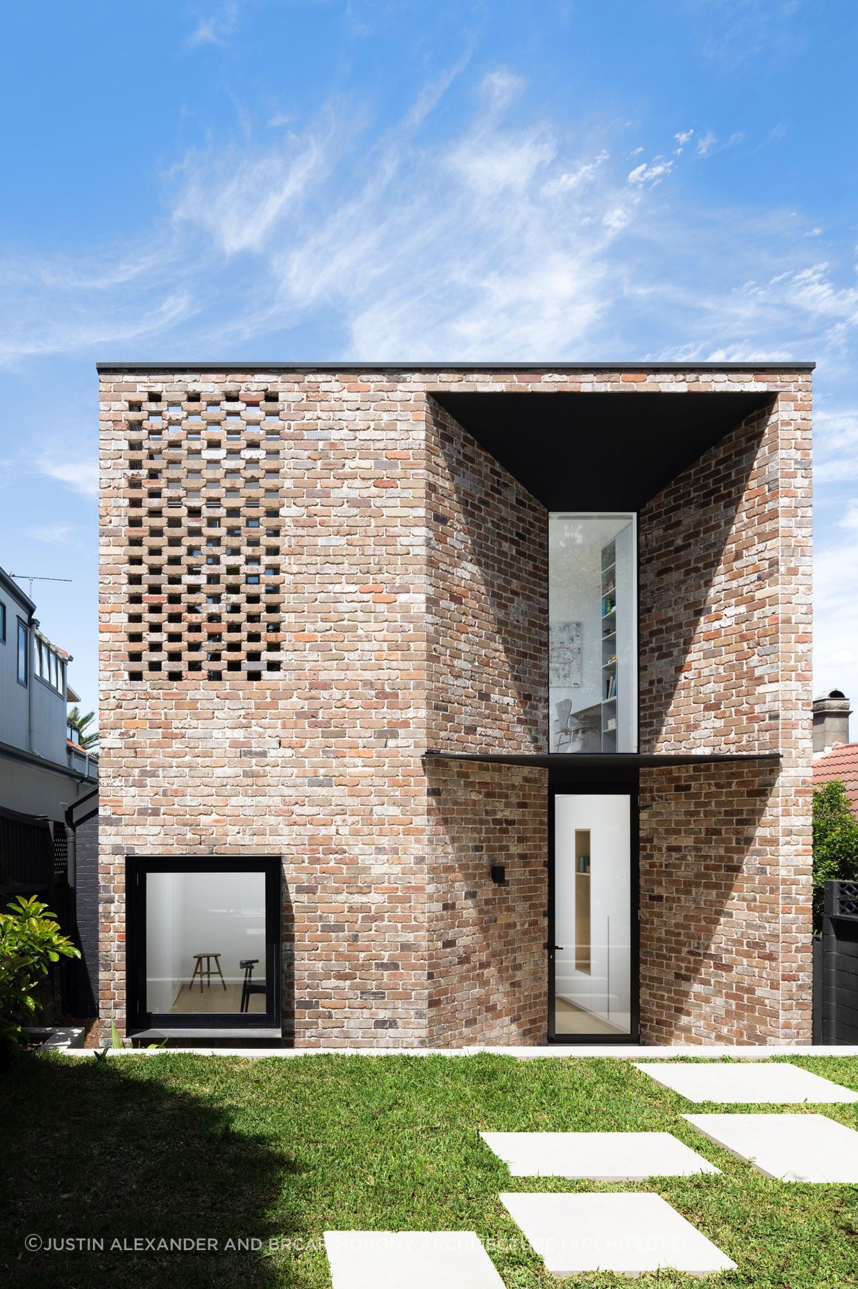 BRCAR-MORONEY-Brick-House-00126-V5-HR-v4.jpg
