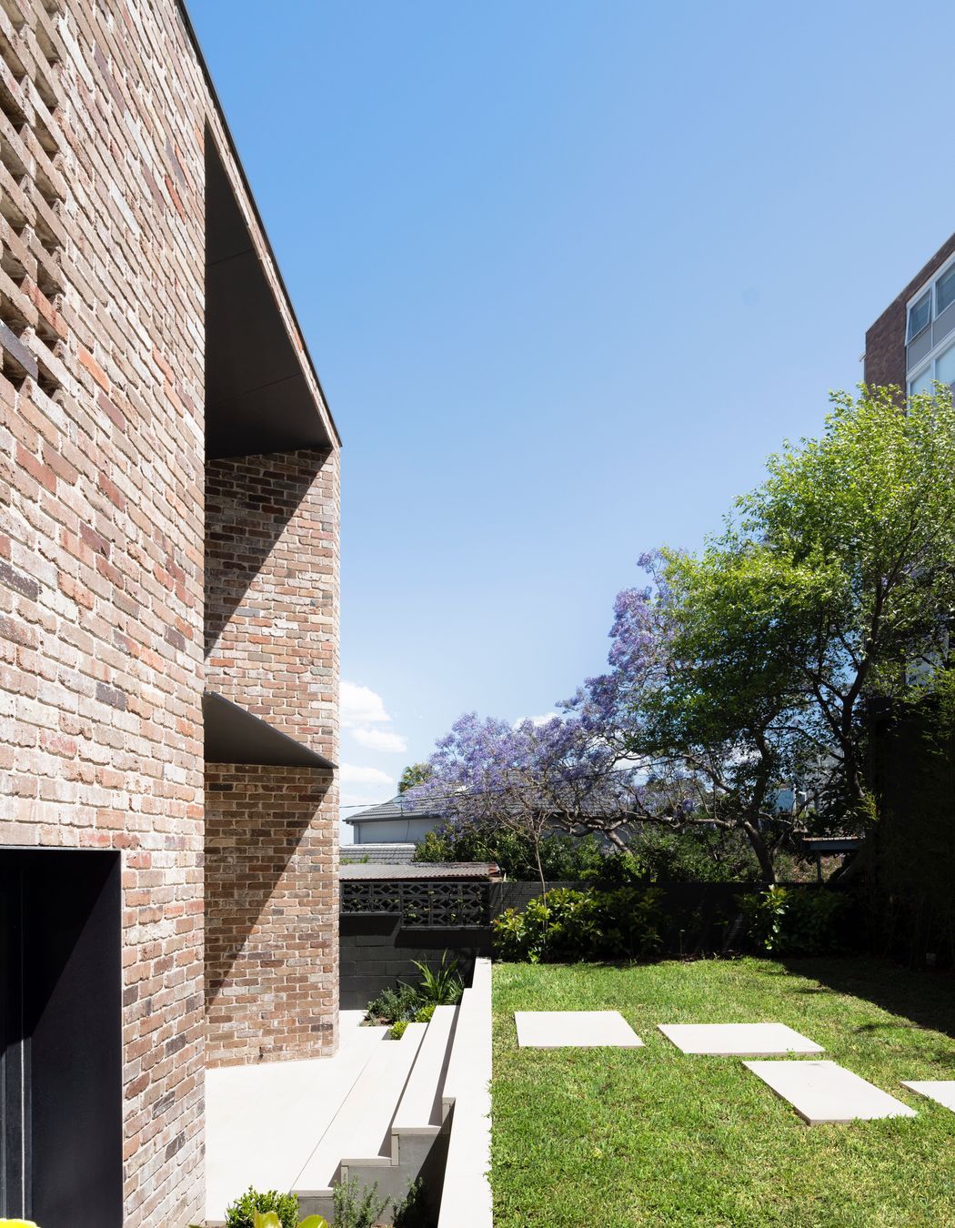 BRCAR-MORONEY-Brick-House-00133-V5-HR.jpg