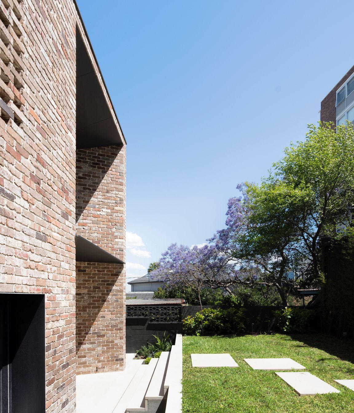 BRCAR-MORONEY-Brick-House-00133-V5-HR.jpg