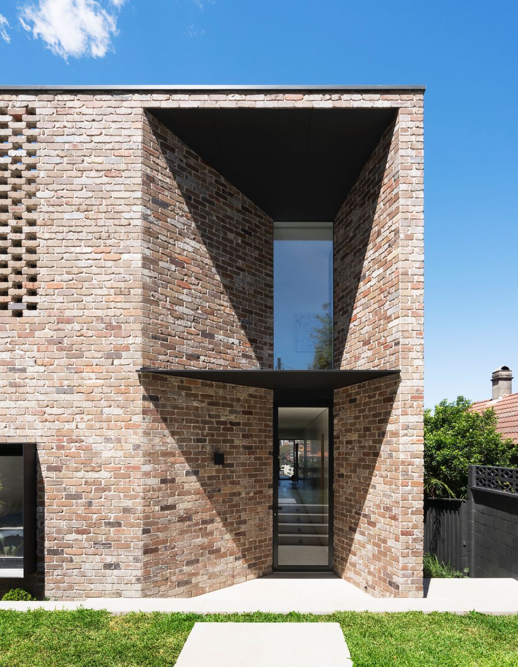 BRCAR-MORONEY-Brick-House-00682-V5-HR.jpg