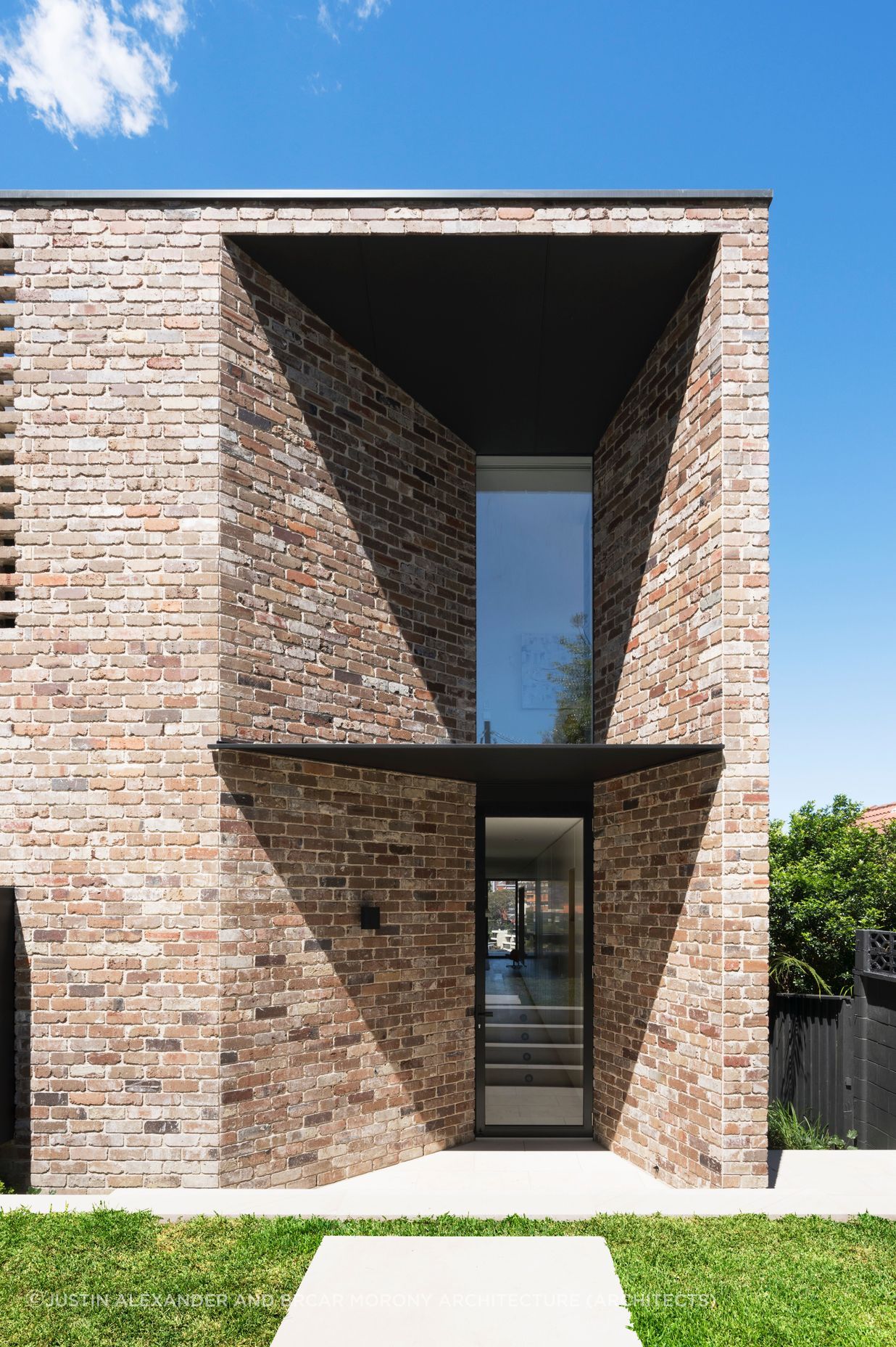 BRCAR-MORONEY-Brick-House-00682-V5-HR.jpg