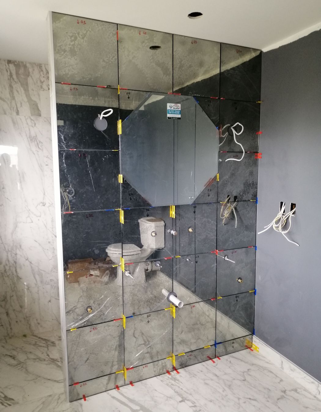 Takapuna Home - Bespoke antique mirrored wall