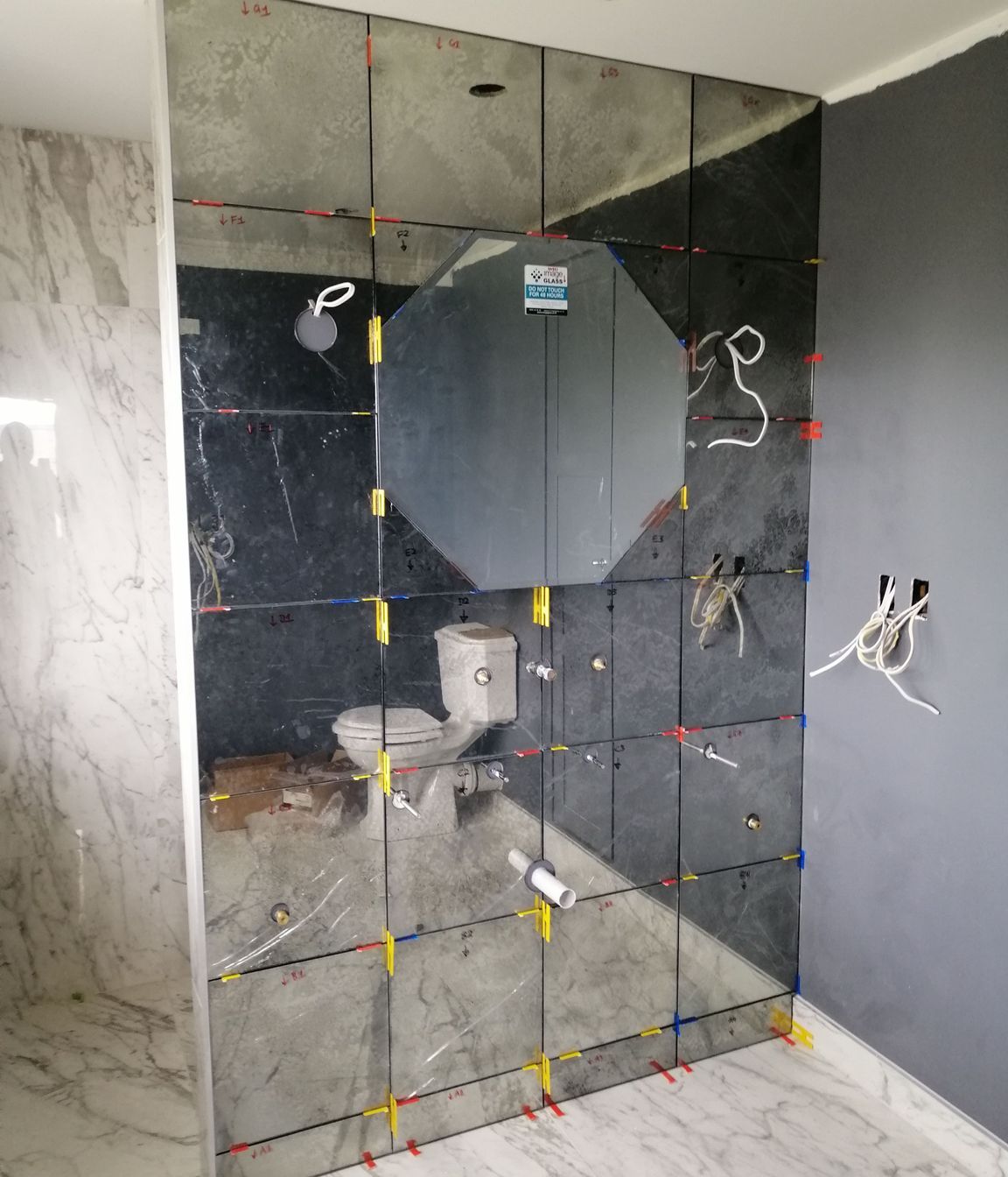 Takapuna Home - Bespoke antique mirrored wall
