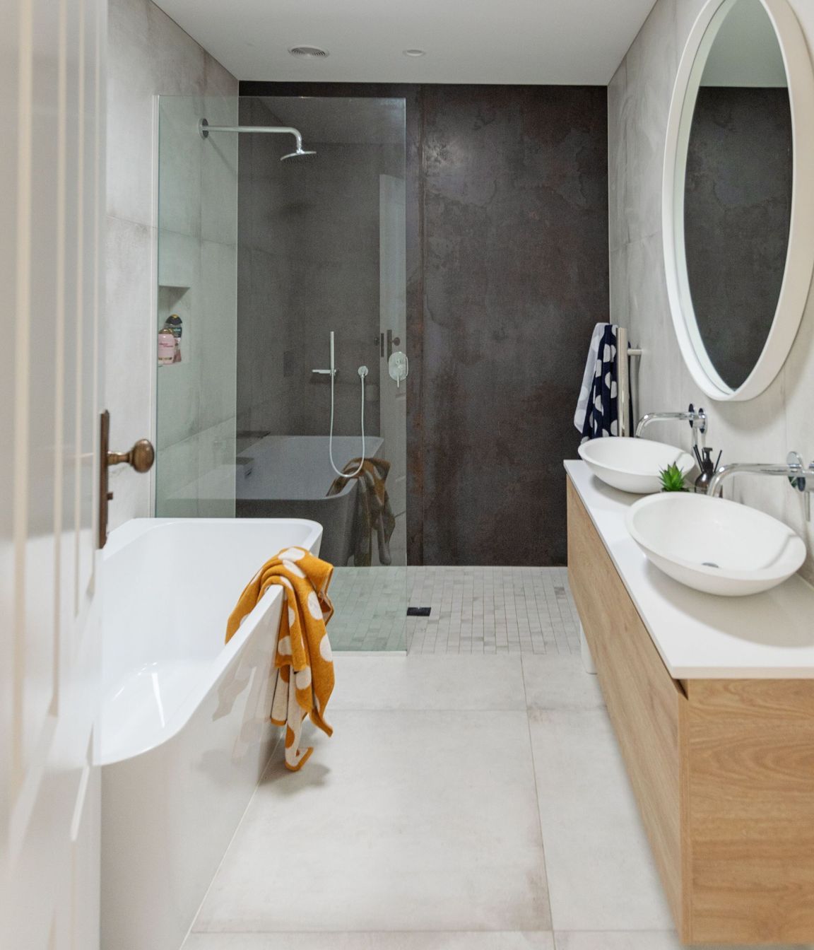 Bathroom-2-small5045.jpeg