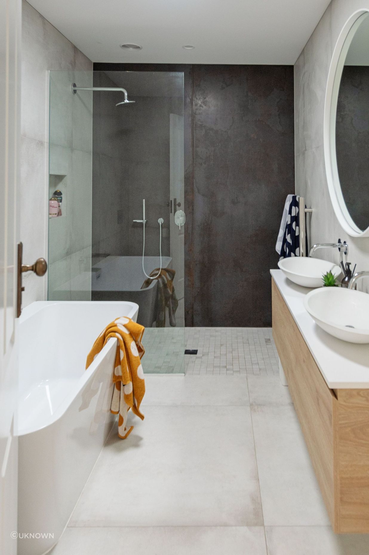 Bathroom-2-small5045.jpeg