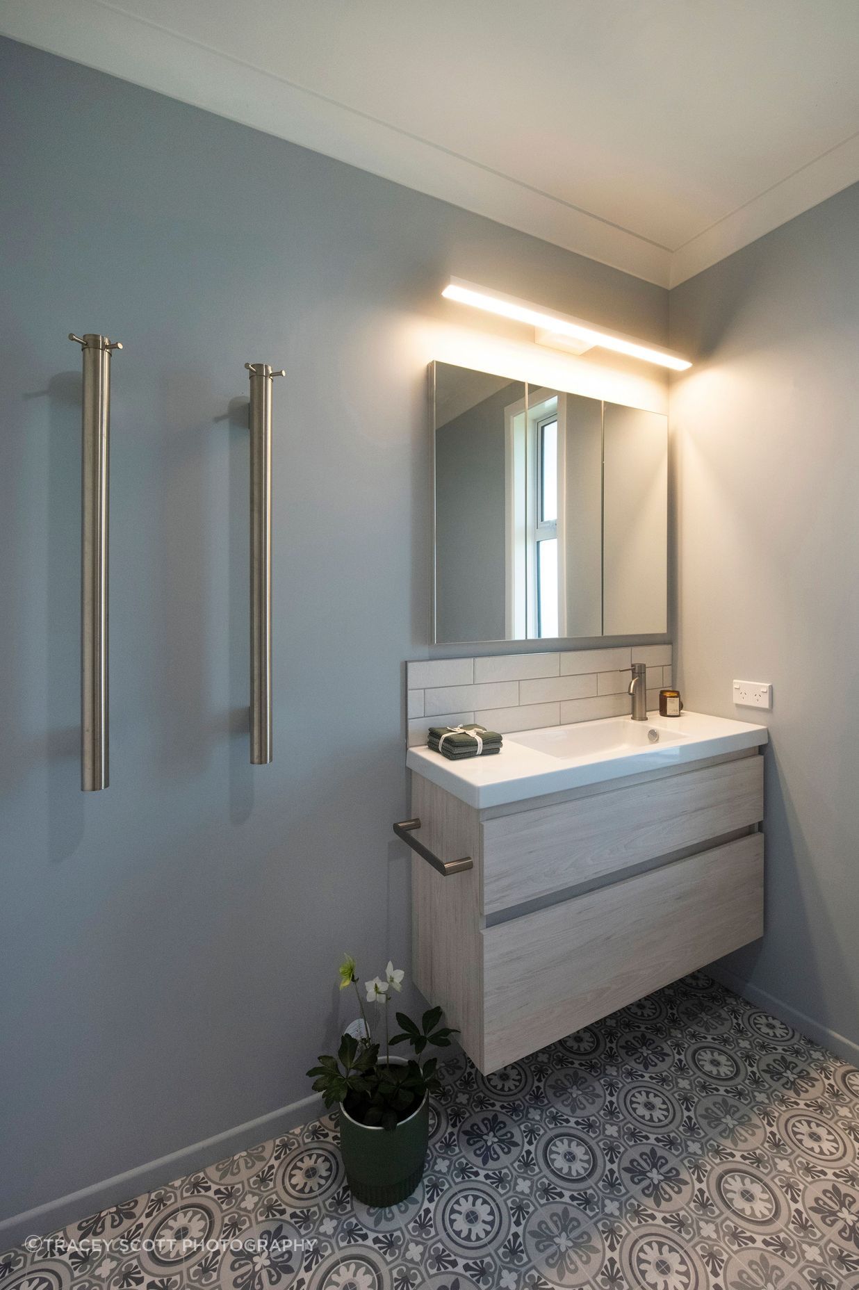 Bathroom-2-v5.jpg