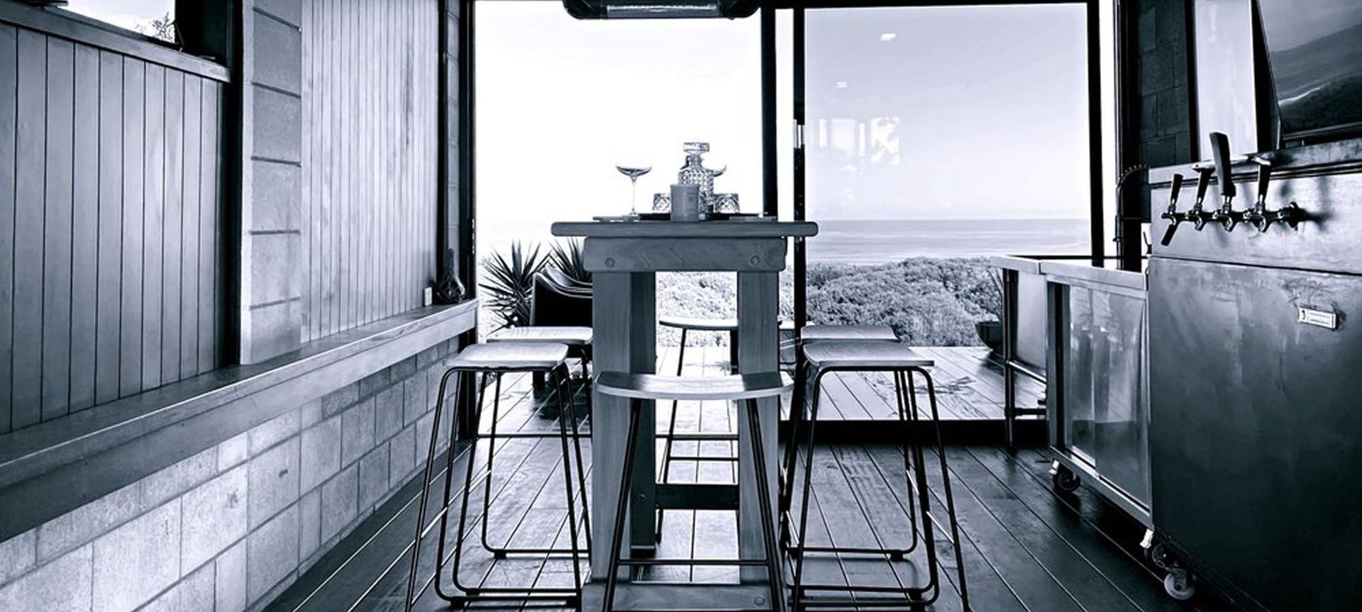 Beachside Bar banner