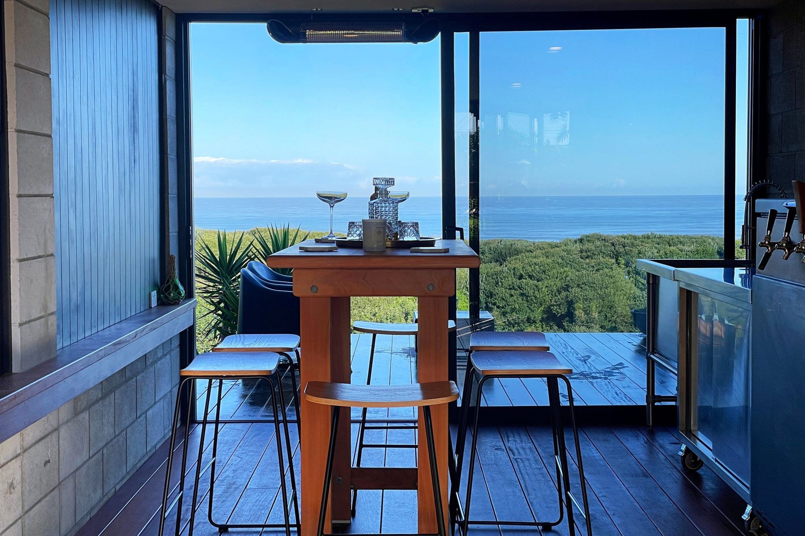 Beachside-Bar03.jpg