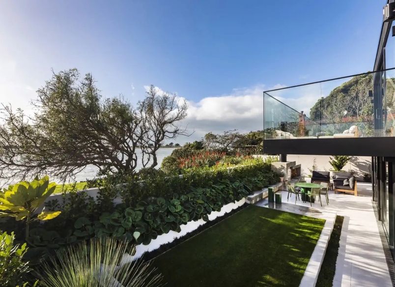 Beachville, Redcliffs