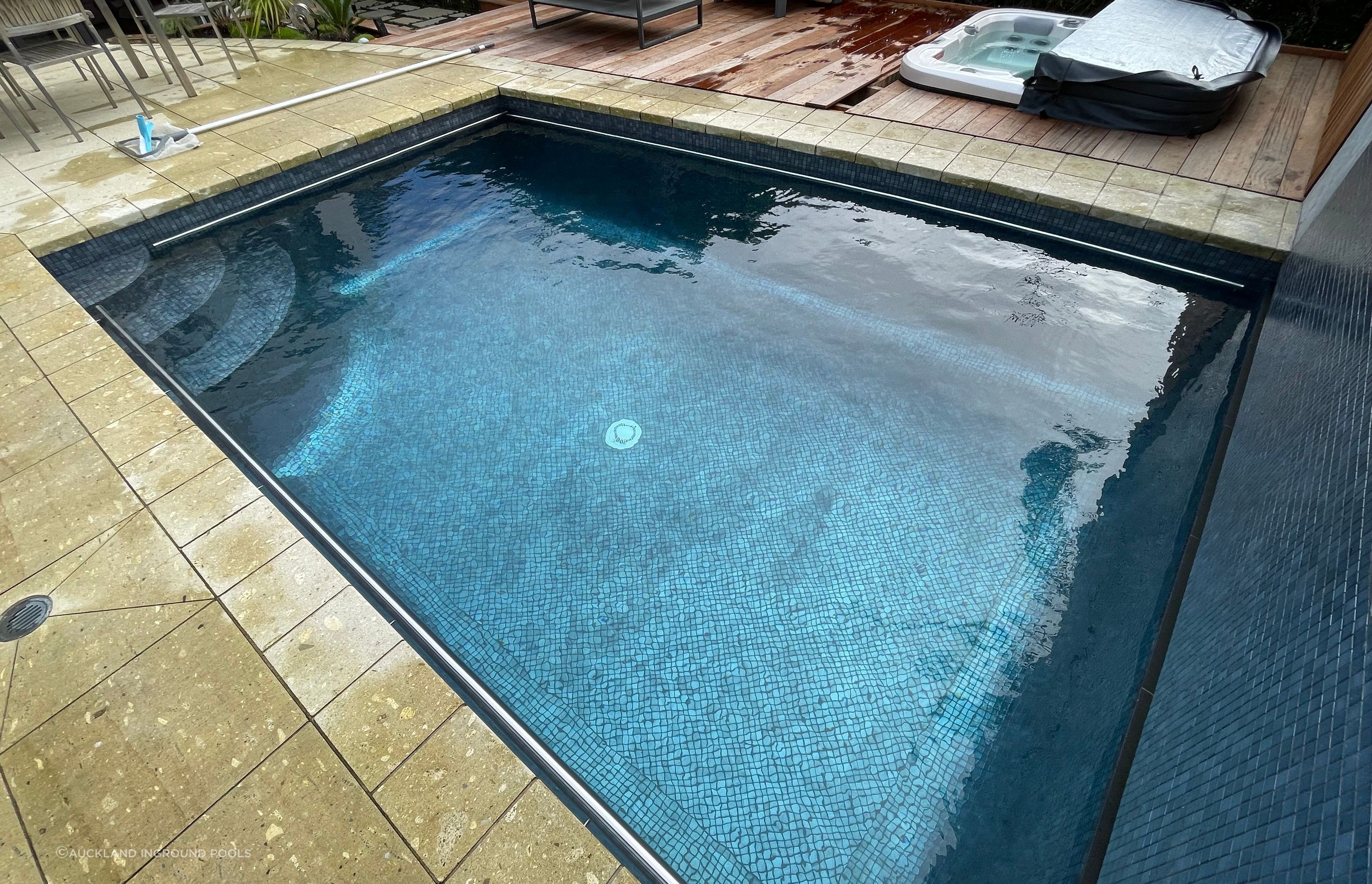 Fully tiling a swimming pool offers several benefits beyond durability. Tiles are highly customisable, allowing for a wide range of colours, patterns, and finishes to create a unique, luxurious aesthetic. They are also resistant to fading, chemical damage, and algae growth, making maintenance easier!