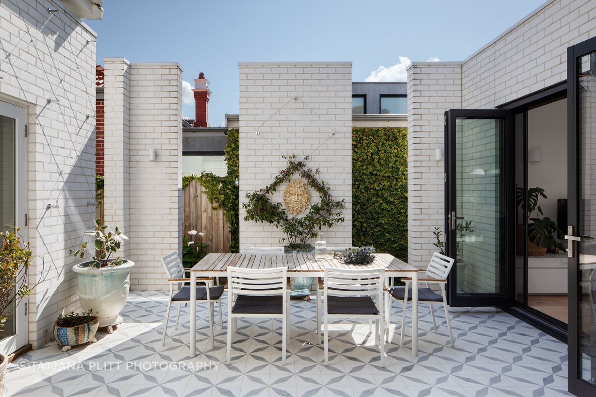 Builders-of-Architecture-QuinnEpping-StTatjana-Plitt296-v2.jpg