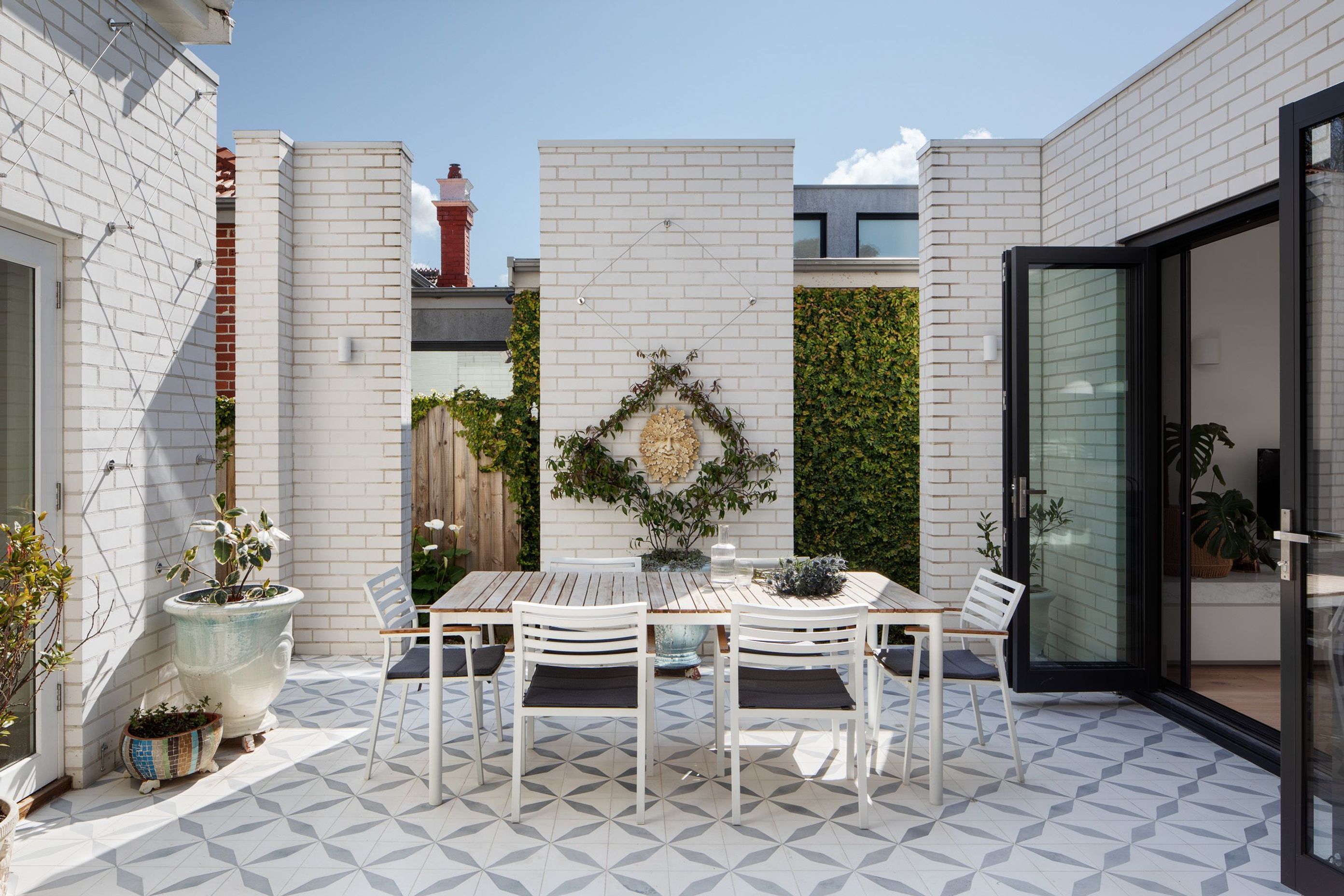 Builders-of-Architecture-QuinnEpping-StTatjana-Plitt296-v2.jpg