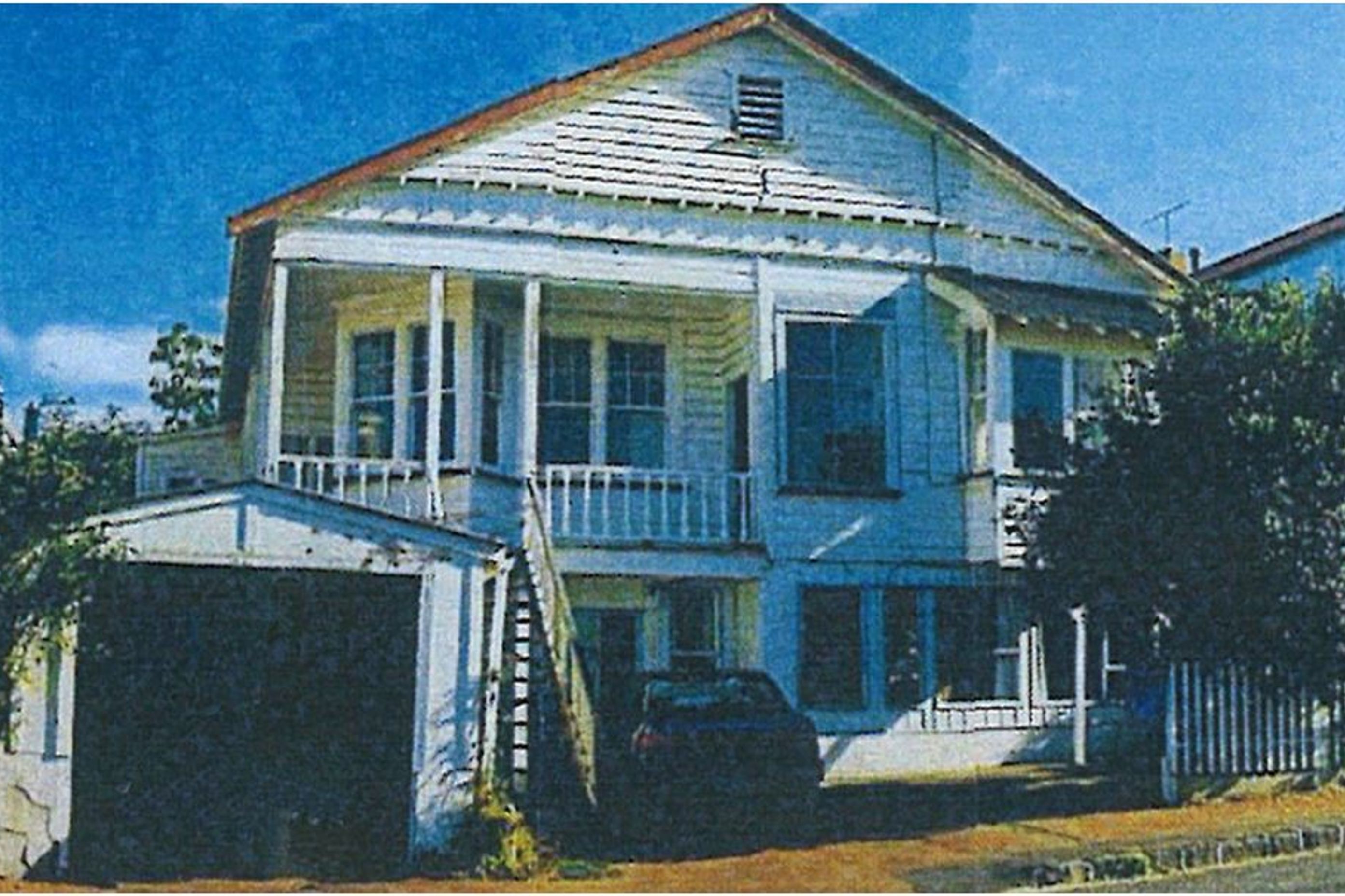 An historic photograph of the house taken during the 1970s gives an indication of the original design of the house.