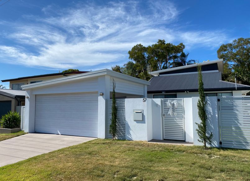 Modern Transformation to 60s Brick & Tile House