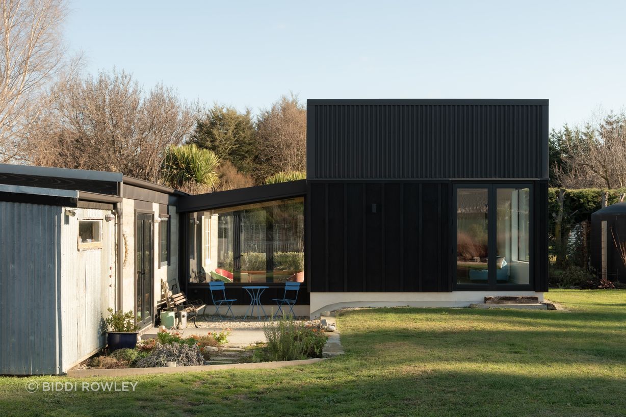 ChaneyNorman-PointyFlatHouse-BiddiRowley-5323-v4.jpg