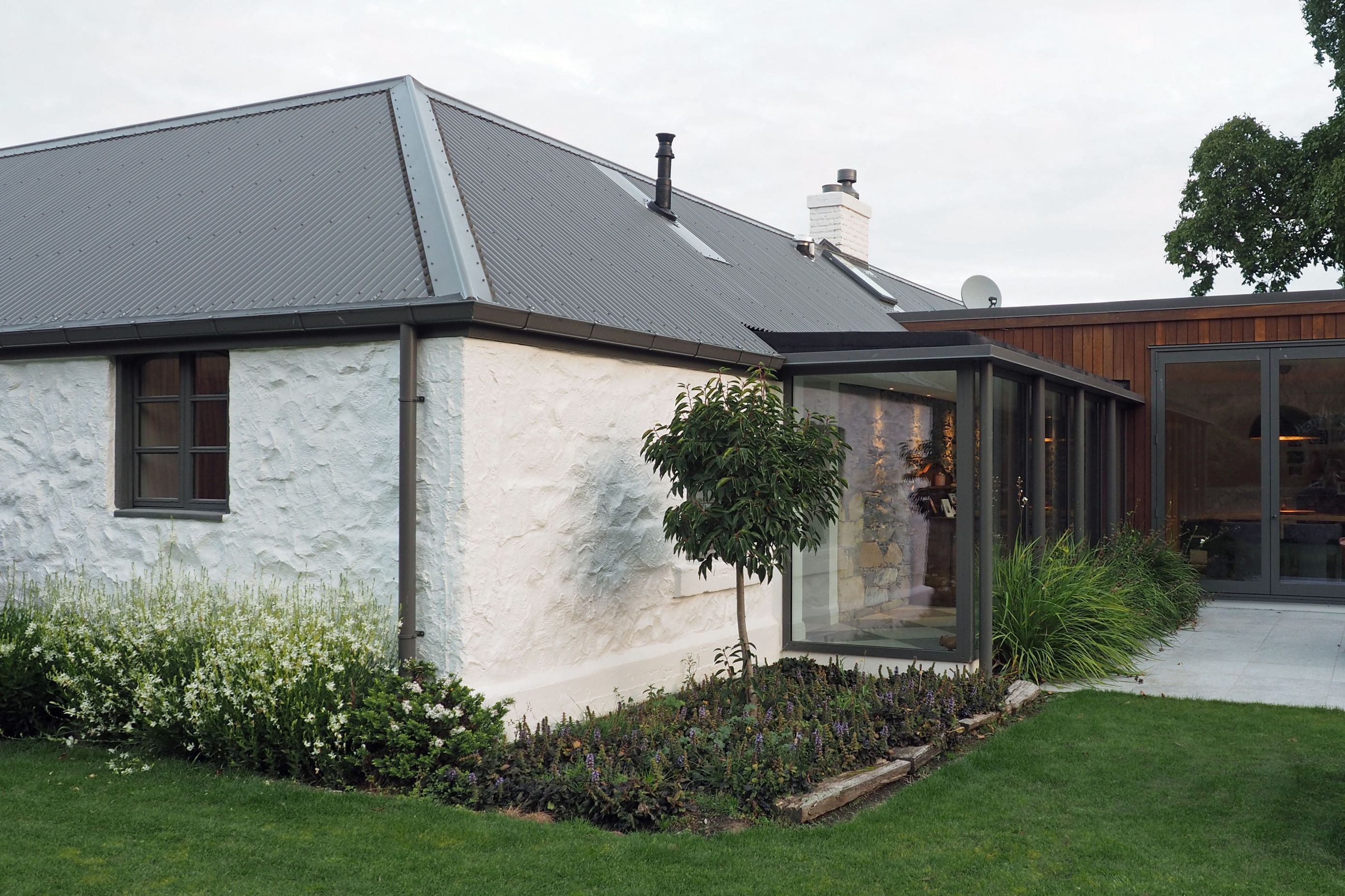 Chaplin-Crooks-ArchitectsWalnut-CottageCorner-of-cottage-and-addition.jpg