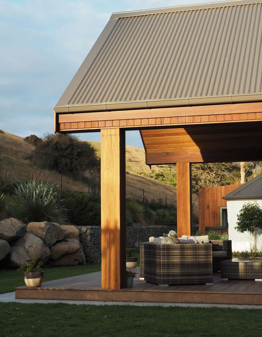 Chaplin-Crooks-ArchitectsWalnut-CottageCovered-deck-viewed-from-west.jpg