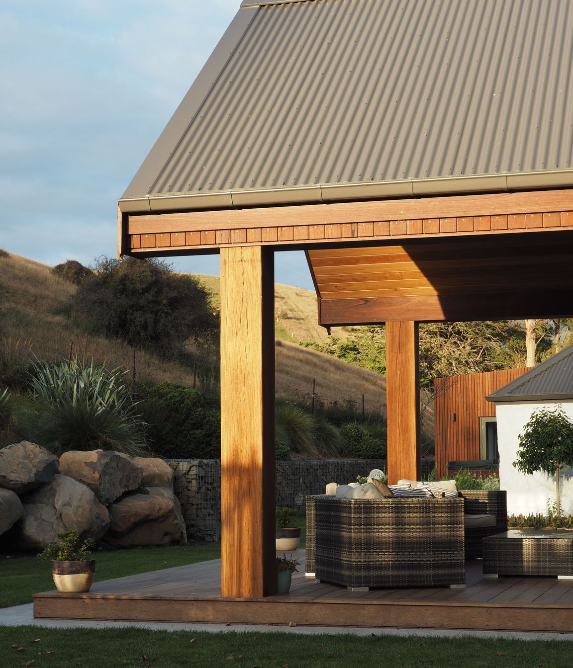 Chaplin-Crooks-ArchitectsWalnut-CottageCovered-deck-viewed-from-west.jpg