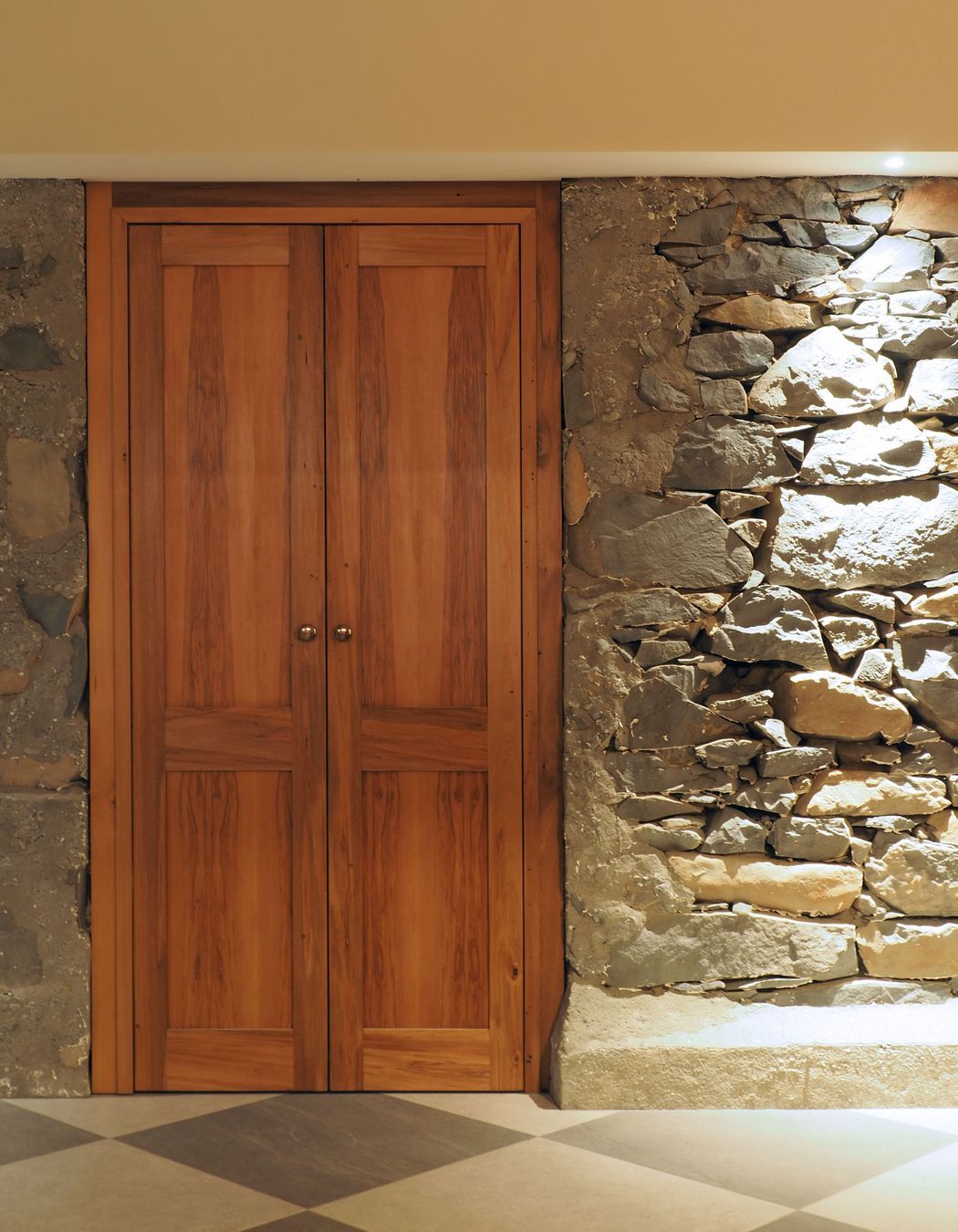 Chaplin-Crooks-ArchitectsWalnut-CottageStone-wall-and-door-made-from-salvaged-timber.jpg