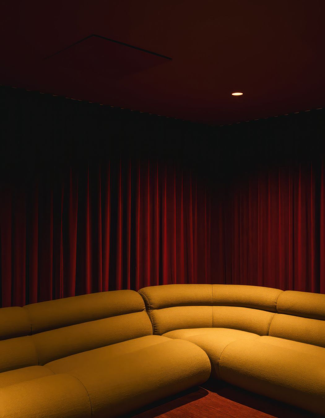 Cinema-Sofa-1200x1600-gigapixel-standard-v2-2x.jpeg