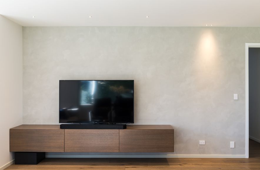 Elegance Unveiled - A Polished Plaster Feature Wall in Ilam