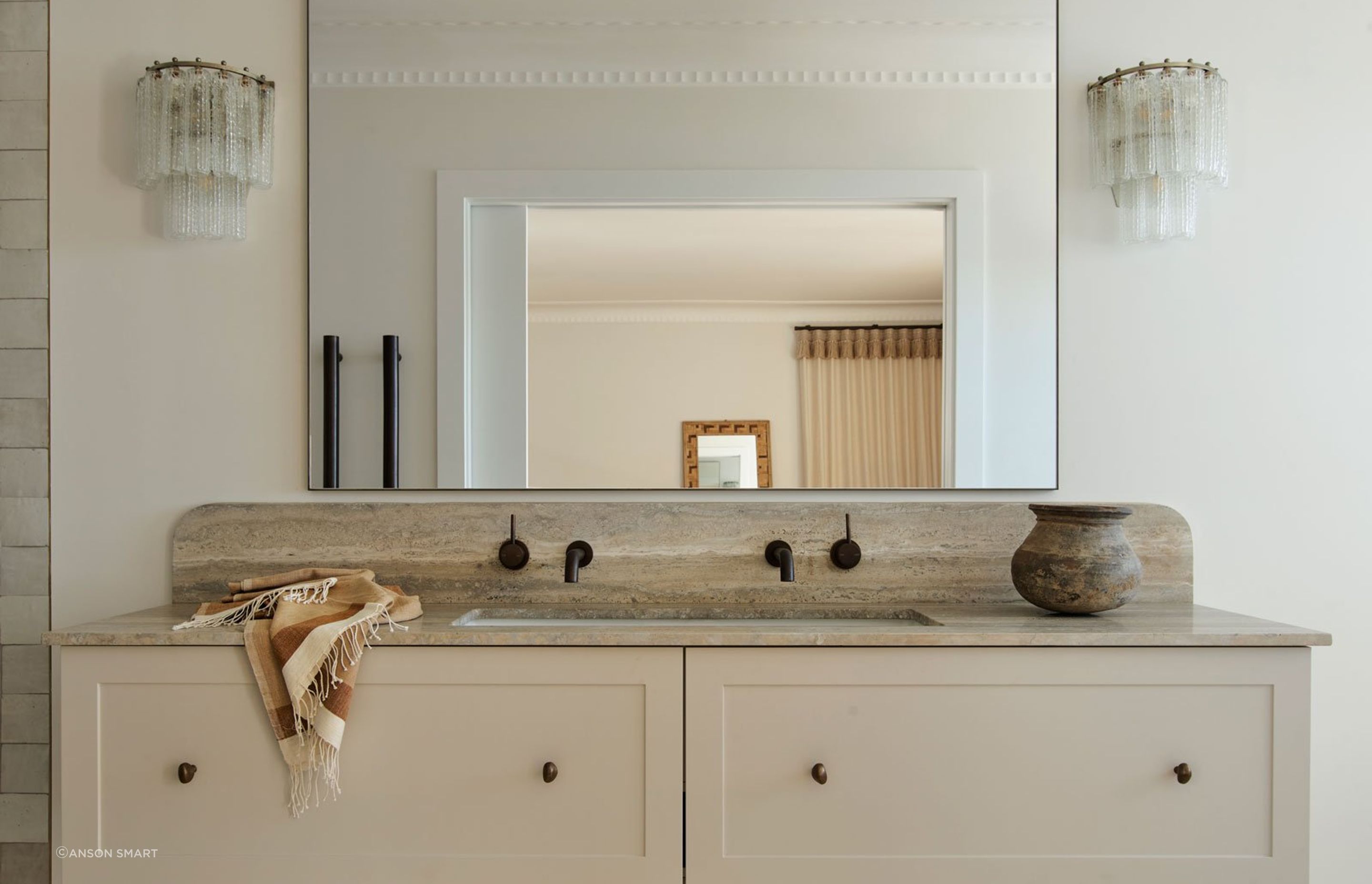 Clareville-Residence-by-Lubu-Design-Project-Feature-The-Local-Project-Image-10-1.jpg